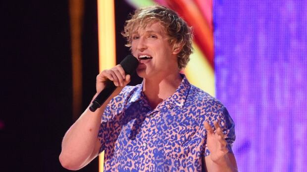 American video blogger Logan Paul has come under fire for a controversial video in which he laughed while talking about a dead body he discovered during a forest trek near Mount Fuji. 