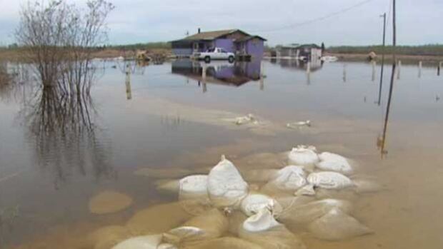 Cash relief coming for 4 Manitoba First Nations flooded in 2011 | CBC News