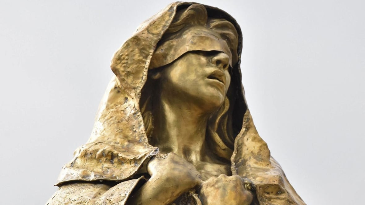 Philippines not taking down statue of WW II sex slave despite Japan's