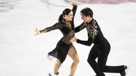 Tessa Virtue and Scott Moir were rewarded with a score of 85 and a standing ovation for their short dance at the national figure skating championships on Friday.
Virtue-Moir-12012018