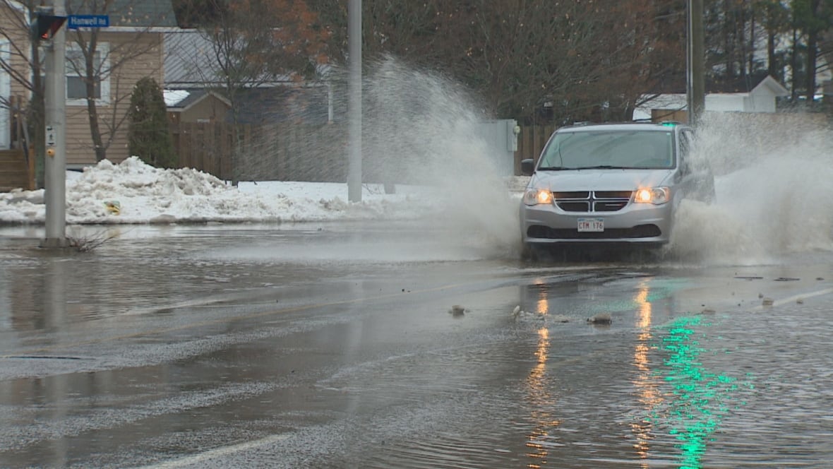 Thousands without power as heavy rains wallop New Brunswick