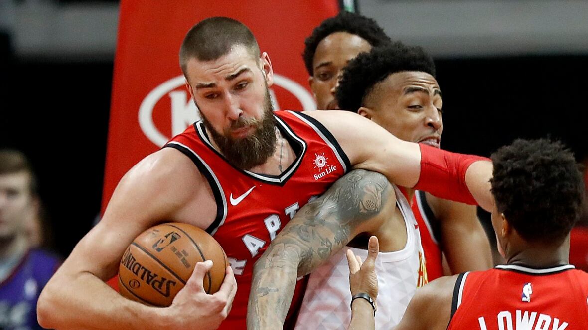 Jazz burn Raptors late to spoil Valanciunas' big night