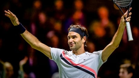 Roger Federer won his first round match at the ABN Amro World Tennis Tournament. If Federer reaches the semifinals he would surpass Andre Agassi as the oldest man ever to be ranked No. 1.
federer-atp-ranking