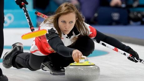 Canada's skip Rachel Homan is in danger of not qualifying for the medal round. rachel-homan