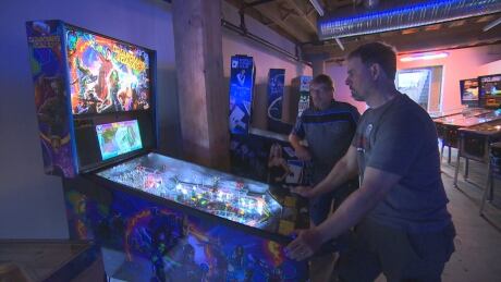 Pop up pinball