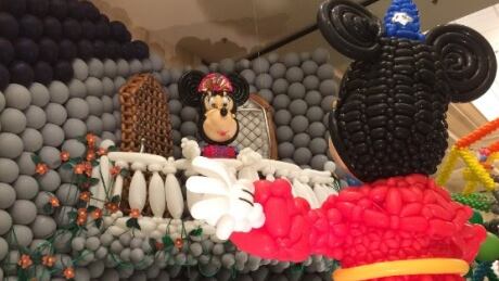 Mickey Mouse Minnie Mouse balloon twisting competition