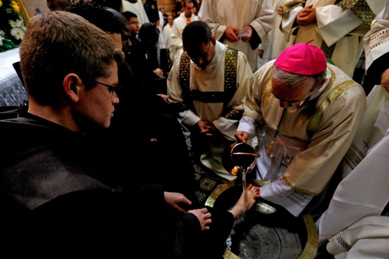 Catholics Take Part In Washing Of The Feet Ceremony In Jerusalem Cbc News