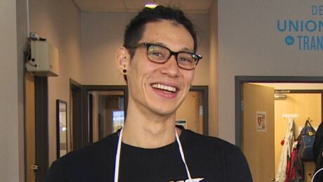 Basketball star Jeremy Lin, who plays for the Brooklyn Nets, paid an unexpected visit to Vancouver's Union Gospel Mission on Saturday. Jeremy LIn