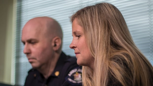 'Stay on the line': 911 dispatcher helps teacher save student's life | CBC News