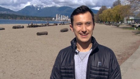 'It feels right, it feels good,' the 27-year-old three-time world champion tells CBC's Ian Hanomansing. Patrick Chan on his retirement from competitive figure skating