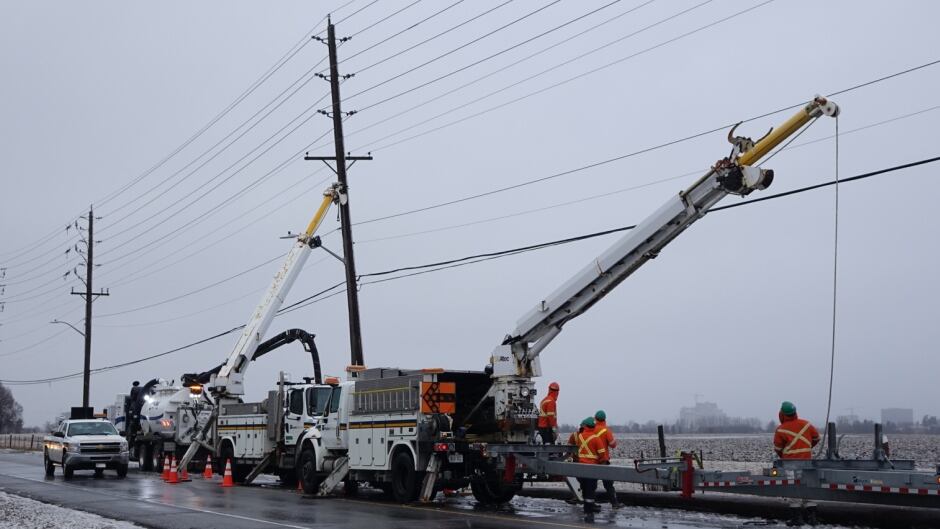 Cleanup Continues After Ice Storm Wallops Ottawa Gatineau Cbc News