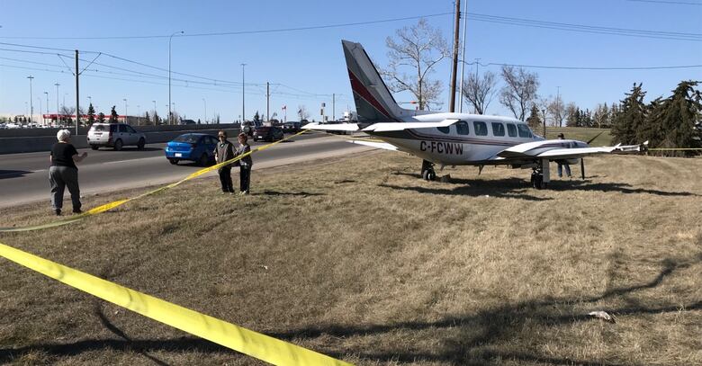 plane-emergency-landing-calgary.jpg