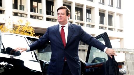 Paul Manafort, former campaign manager for U.S. President Donald Trump arrives for a bond hearing at U.S. District Court in Washington, U.S., November 6, 2017. USA-TRUMP/RUSSIA