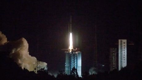 In this photo provided by China's official Xinhua News Agency, a Long March-4C rocket carrying a relay satellite, named Queqiao (Magpie Bridge), is launched from southwest China's Xichang Satellite Launch Center, Monday, May 21, 2018.
China has launched a relay satellite as part of a groundbreaking program to land a probe on the far side of the moon this year. The China National Space Administration said on its website that the satellite lofted into space early Monday aboard a Long March-4C rocket will facilitate communication between controllers on Earth and the Chang'e 4 mission. China Space moon