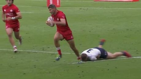 Canada's 29-10 win over Russia secured them a spot in tomorrow's Cup quarter-finals at the men's HSBC World Rugby Sevens Series in London. Canada powers past Russia to earn spot in quarter-finals