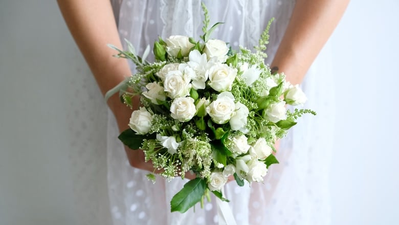 How To Make Your Own Beautiful Bridal Bouquet From Foraged Florals Cbc Life