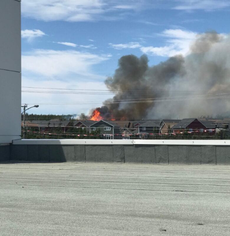 Kenmount Terrace homes being evacuated as 'out of control' fire burns nearby CBC News Kenmount Terrace homes being evacuated as 'out of control' fire burns nearby CBC News