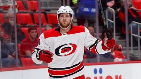 The Flames on Monday announced the signing of restricted free-agent forward Elias Lindholm, who was acquired in a draft-day trade with Carolina, to a six-year contract. lindholm-elias-071618