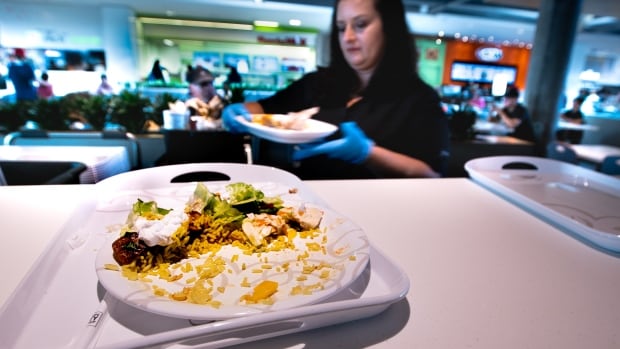 How one Canadian food court eliminated 117 bags of garbage a day | CBC News