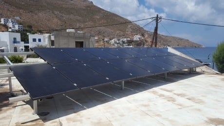 The team of the Soft Energy Applications Lab of the University of West Attica installed a PV-roof system of 5kWp, coupled with a modern EV charger. The integrated solution will both cover the energy needs of the TILOS info-kiosk with pure PV power and attract electric vehicles seeking clean energy charging. July 1, 2018.
Tilos info kiosk
