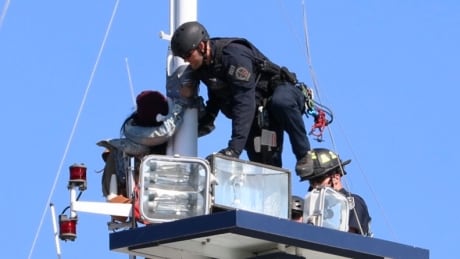fish farm protest victoria