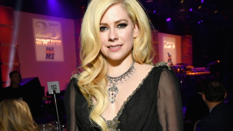Avril Lavigne Pens Open Letter About New Music And Battle With