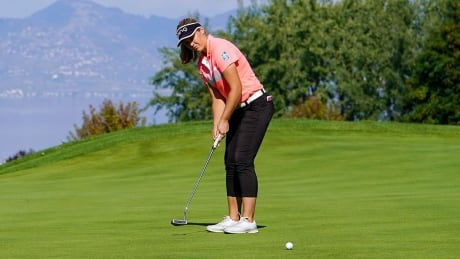 Brooke Henderson made six birdies, including four of her last six holes, on Friday to stay among the leaders at the LPGA’s last major in Évian-les-Bains, France. brooke-lpga
