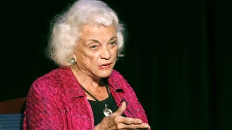 Sandra Day O'Connor, 1st woman on U.S. Supreme Court, is battling dementia