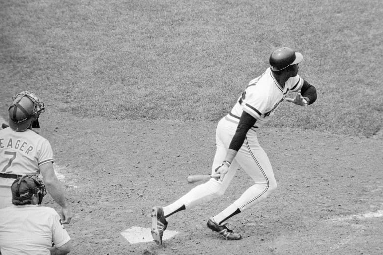 Willie McCovey, 80, Dies; Hall of Fame Slugger With the Giants - The New  York Times