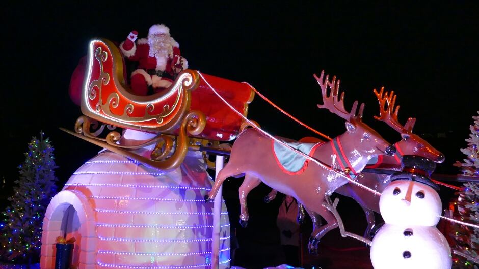 Tr Christmas Parade 2022 Stuck At A Pandemic Standstill, Santa Claus Parade Introduces Reverse Event  Starring St. Nick | Cbc News