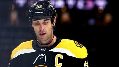 Boston Bruins defenceman Zdeno Chara will miss at least four weeks with a knee injury, it was announced Saturday. chara-zdeno-111718