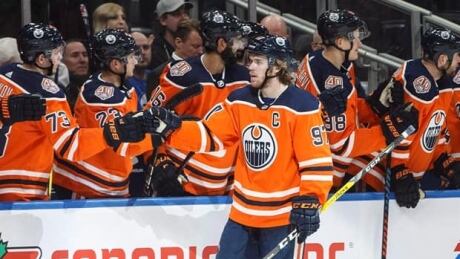 A look at some of the best plays in the world of sports. CBC Sports Plays of the Week