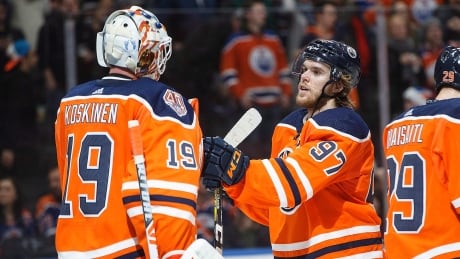 Edmonton Oilers captain Connor McDavid (97) had two goals and an assist in his team's victory. flyers-oilers