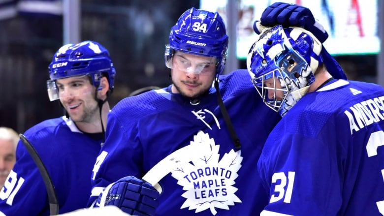 Toronto Maple Leafs acquire Frederik Andersen for 2 picks