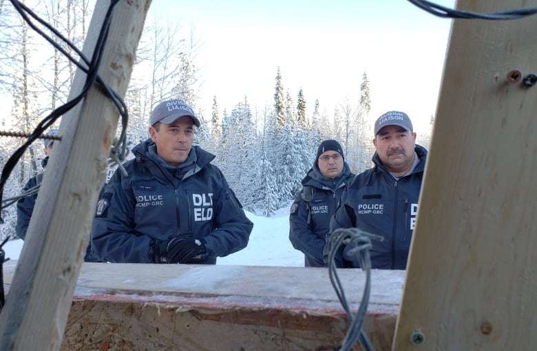 rcmp at gidimt en camp