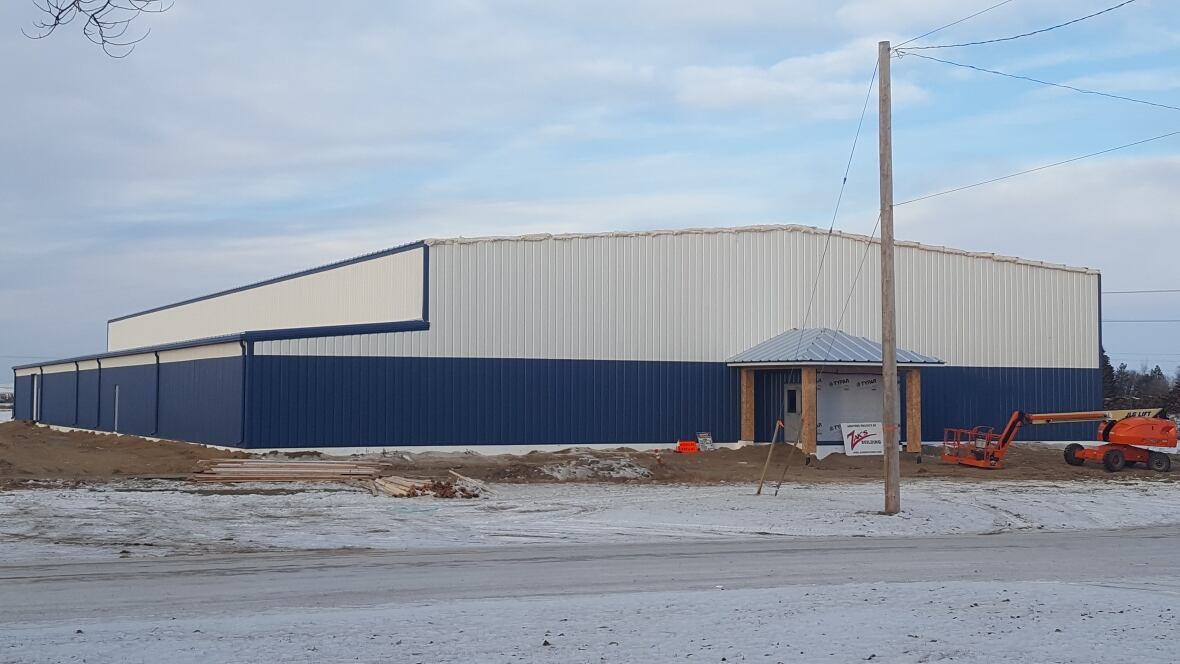 New Perdue, Sask. arena hosts first hockey game 3 years after old rink