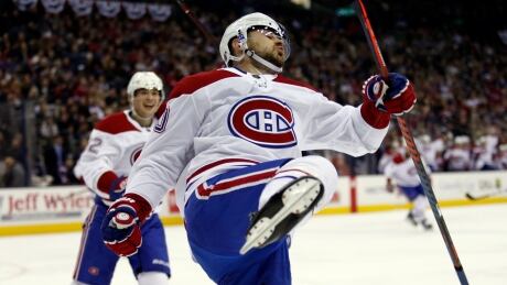 Montreal Canadiens forward Tomas Tatar, right, celebrates his goal against the Columbus Blue Jackets in front of teammate Artturi Lehkonen. Canadiens-Jackets