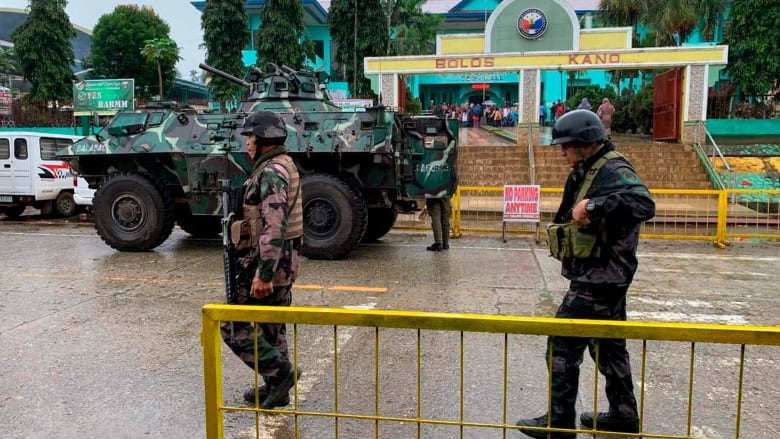 Bomb attacks at church kill many in southern Philippines