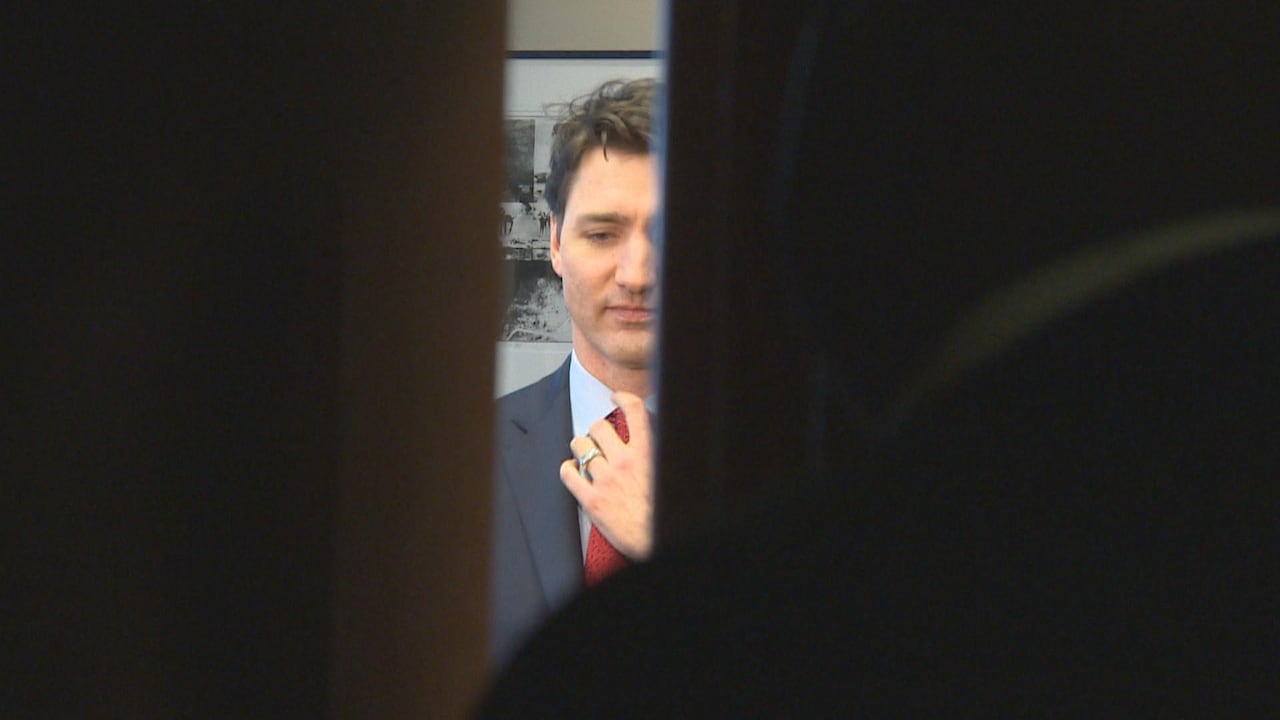 Trudeau 2022 Christmas Greeting Cbc Trudeau's Verbal Porridge And Serene Smile Have Carried Him Along. Until  Now: Neil Macdonald | Cbc News