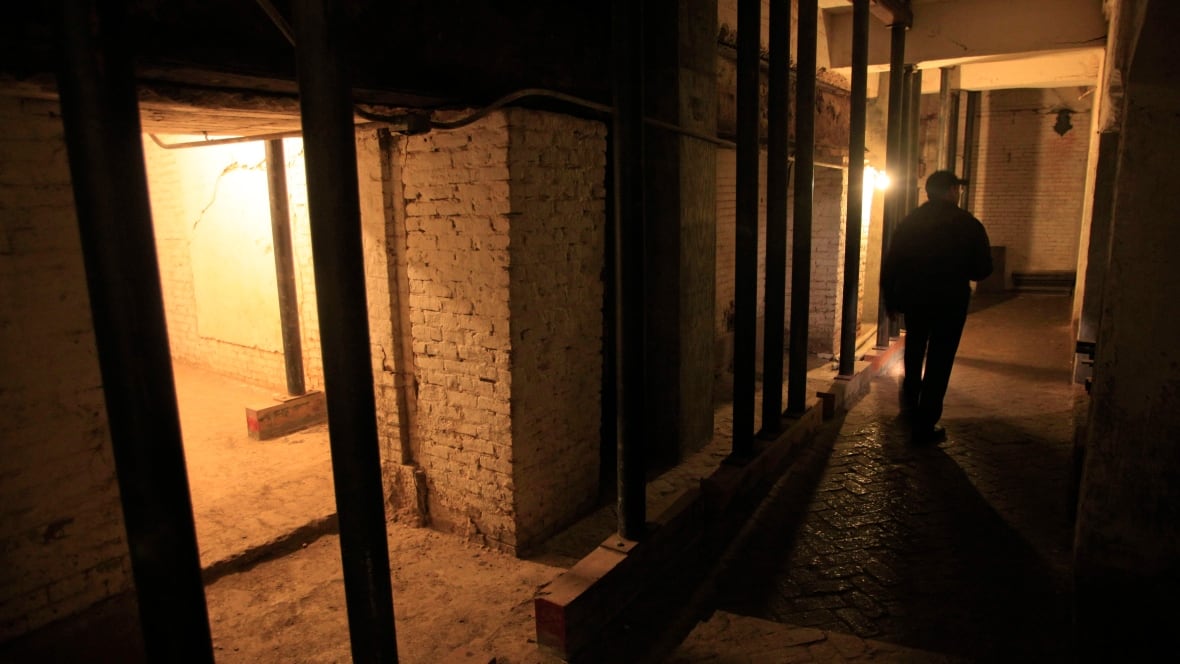 Archeologists discover series of tunnels below famed Alcatraz prison | CBC  News