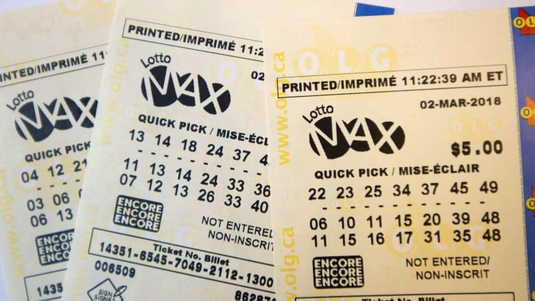 lotto max live draw time