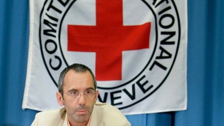 International Committee of the Red Cross, ICRC, Deputy Director of Operations Dominik Stillhart, informs journalists about the humanitarian situation in Chad, during a press conference at the European headquarters of the United Nations in Geneva, Switzerland, Tuesday, April 8, 2008. (AP Photo/Keystone, Salvatore Di Nolfi) Switzerland ICRC Chad