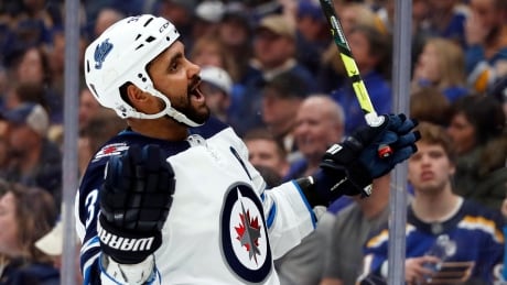 Jets' scoring erupts in bounce-back win over Blues