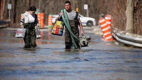 Flooding forces hundreds from Quebec homes as New Brunswick, Ontario also deal with spring thaw
