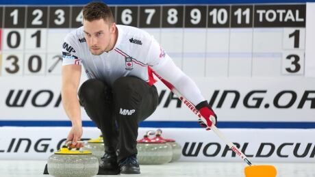 Canada's mixed doubles team stays unbeaten at worlds