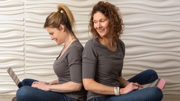 Sister duo heading to Winnipeg to teach kids about artificial intelligence in agriculture | CBC News