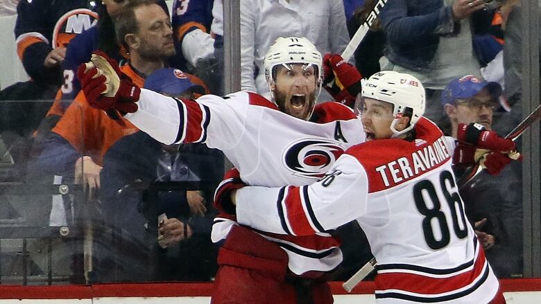 Carolina Hurricanes game recap: Jordan Staal lifts Hurricanes to OT win -  Canes Country