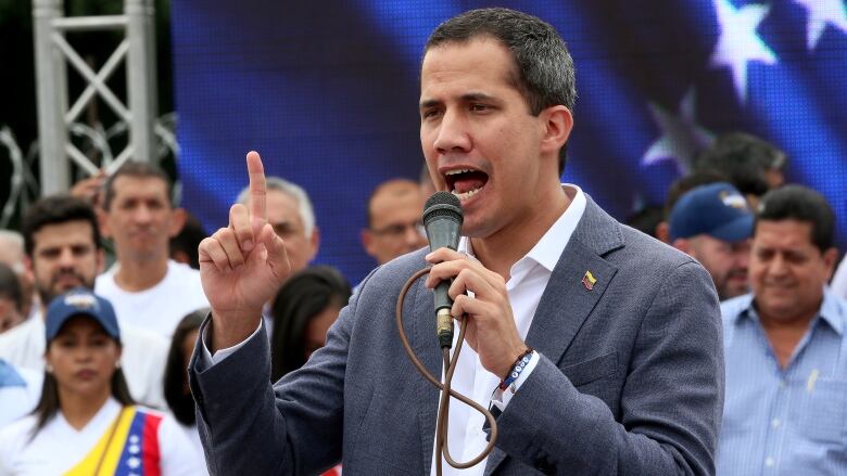 Venezuela's Juan Guaido calls for military uprising to oust Maduro