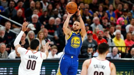 Warriors nearing 5th straight trip to NBA Finals