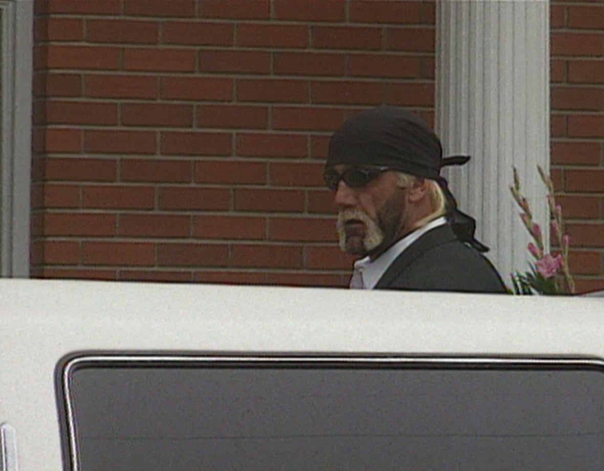 The loss of Owen Hart and the family, friends and fans who loved him CBC Archives